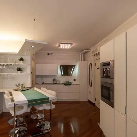 Luxe In The City Apartment Verona